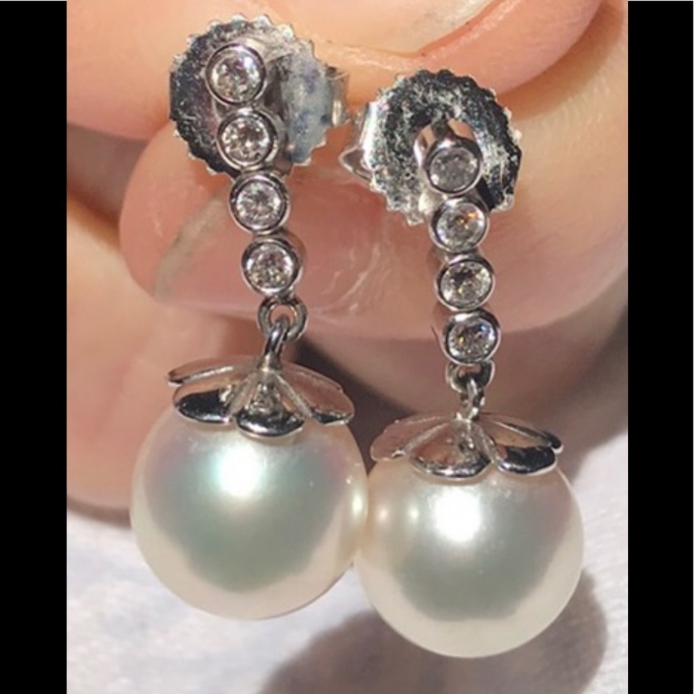 Diamond pearl earrings